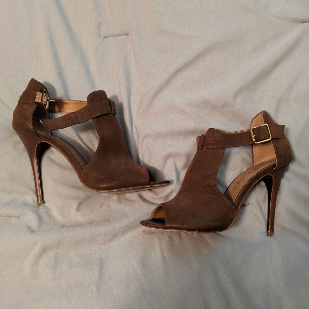 Shoes - Picture 2 of 3